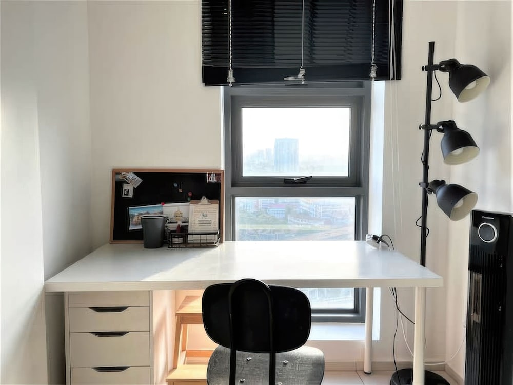The Robertson Residences Free Gym & Pool