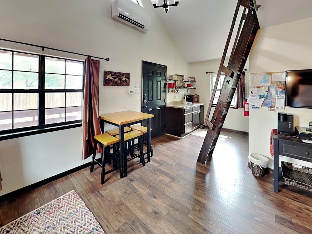 SabaiDii Guesthouse A & B by Miss Kitty’s
