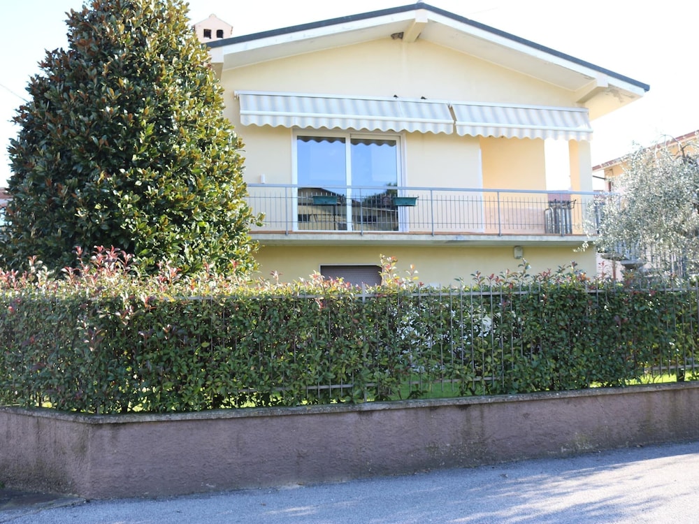 Lazise Serene Garden Escape view 3