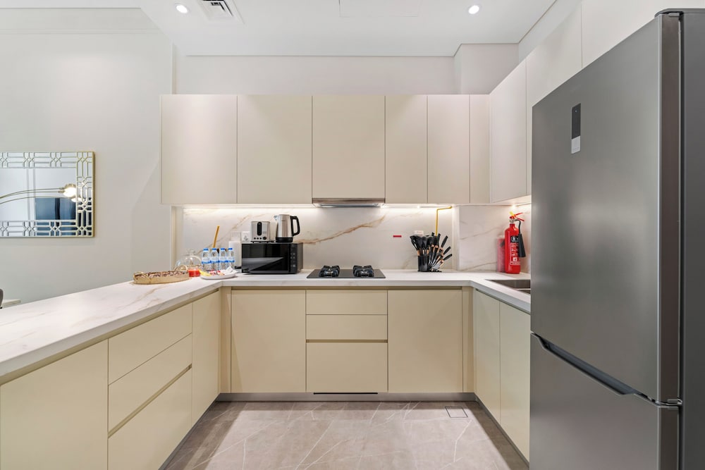 Brand New Stylish Unit near Circle Mall