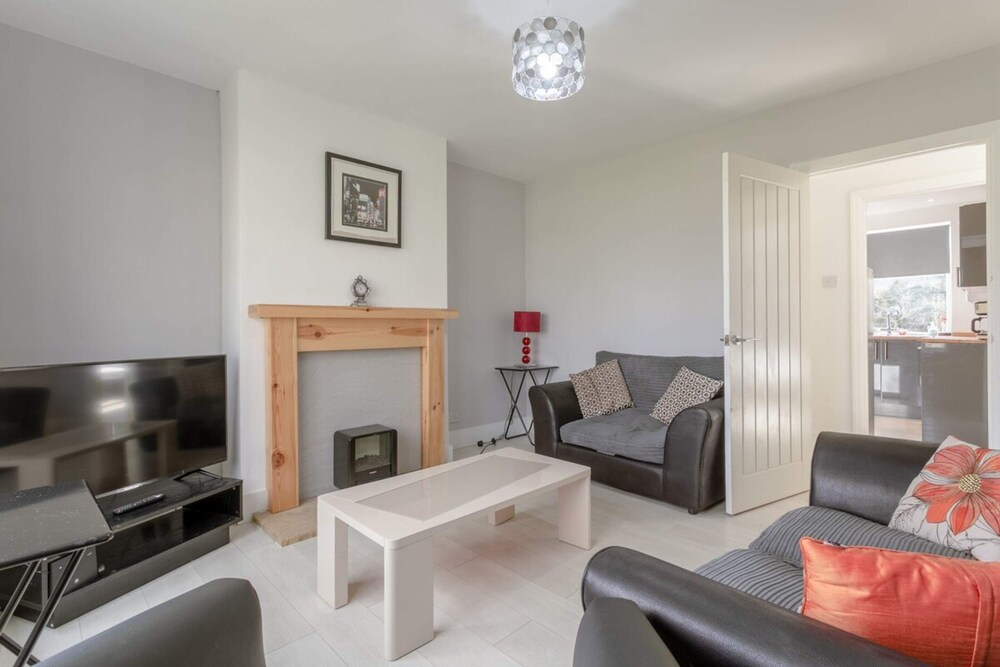 Modern 2 Bedroom Apartment in Morden