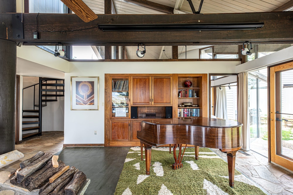Belltop Architectural Wonder on Private Mountain