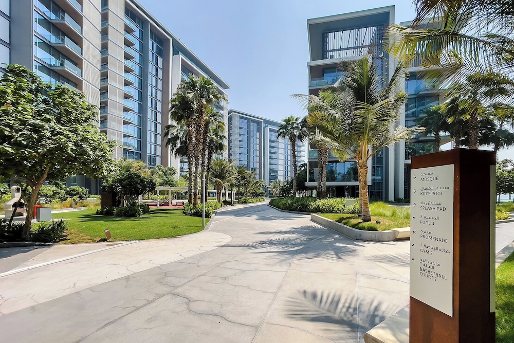 Luxury 3bdr on Bluewaters island