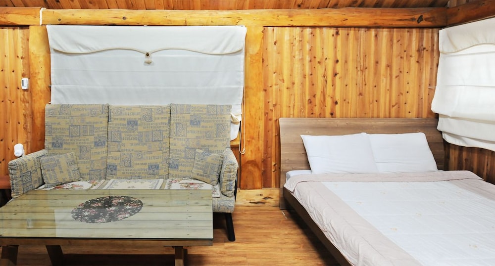 Jeju Log Pension