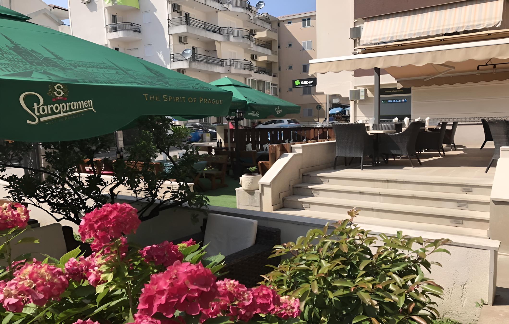 Hotel Mena