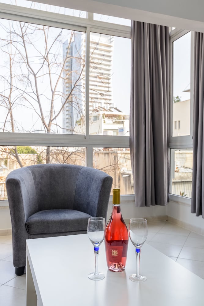 Sea Suites Apartments