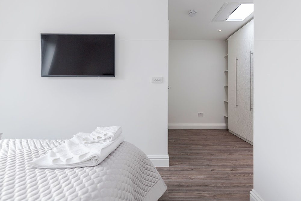 Soho Apartments by BaseToGo
