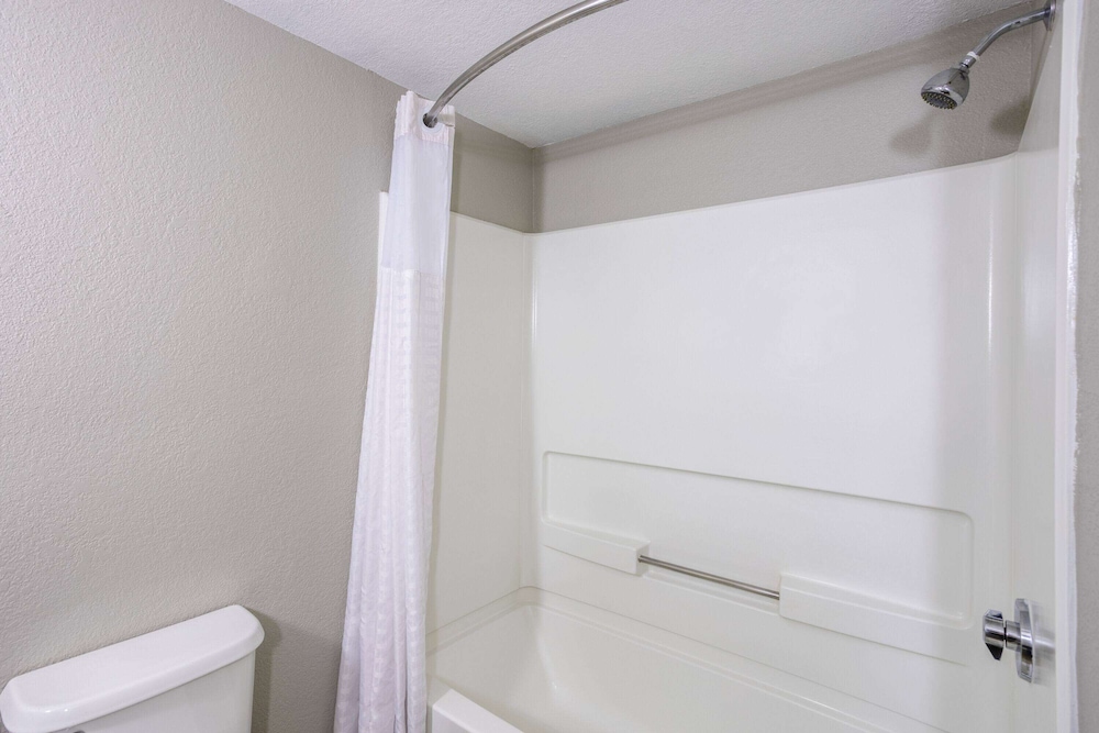 Baymont by Wyndham La Vergne - Property Image 16