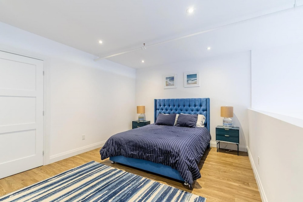 2BR 2 Storey Loft Free Parking Gym - Image 4