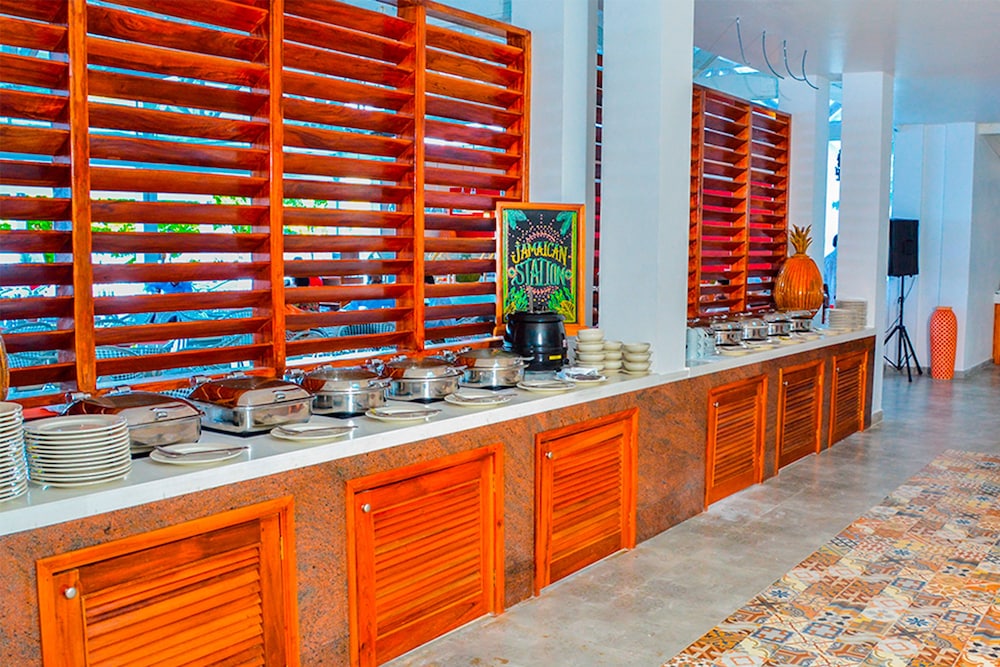 Jamaica Vacations - Grand Decameron Cornwall Beach, A Trademark All-Inclusive Resort - Property Image 59