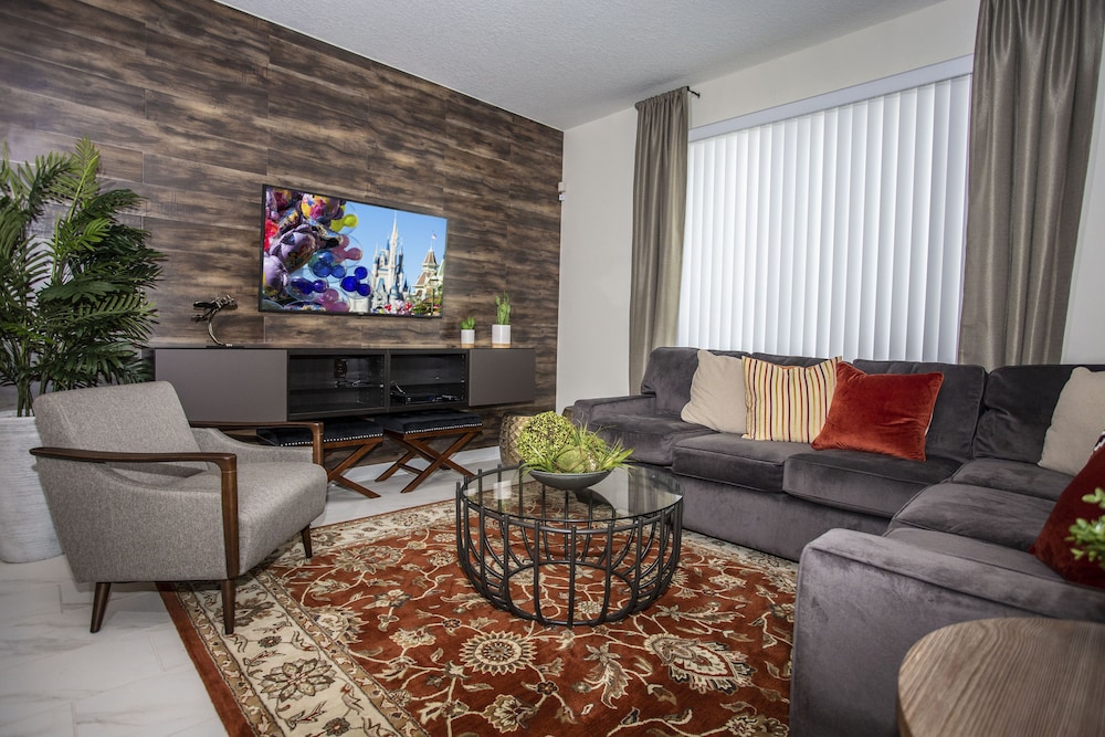 Four Bedroom @ Storey Lake Resort Close to Disney w/ Pool 3063