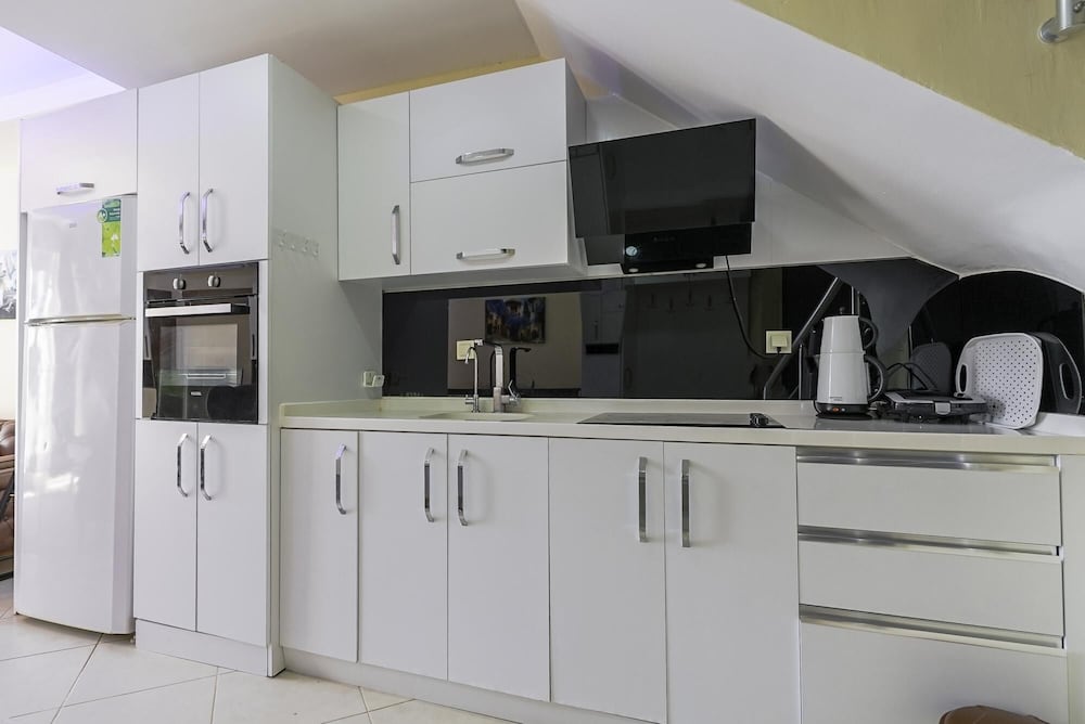 Chic Villa w Patio 5 min to Beach in Antalya