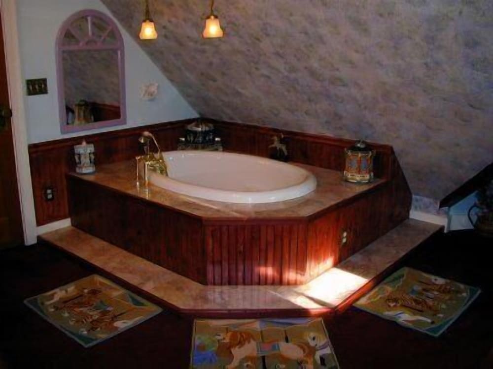 Robins Nest Bed & Breakfast