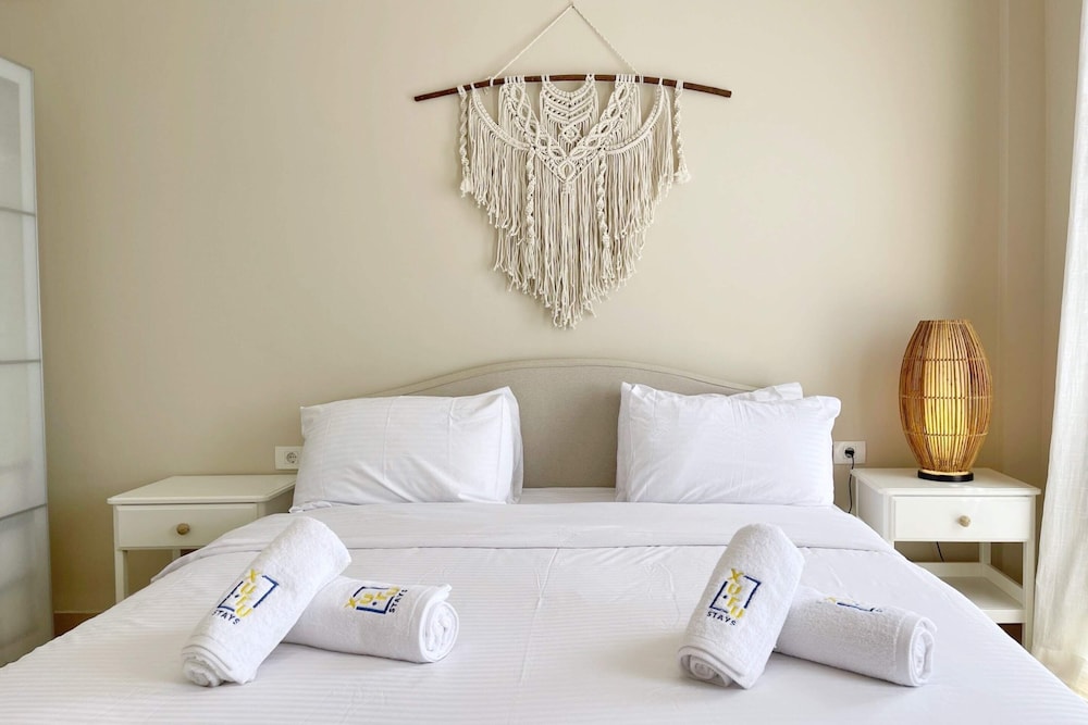 Xuru Stays I Roomy & Relaxed 1bdr @ Mangroovy Free Beach & Pool