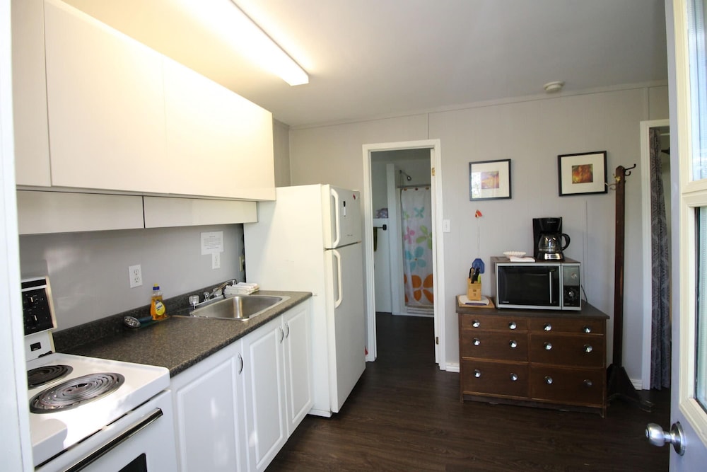 2 Bdrm Country Cottage 4 - Rosewood Cottages