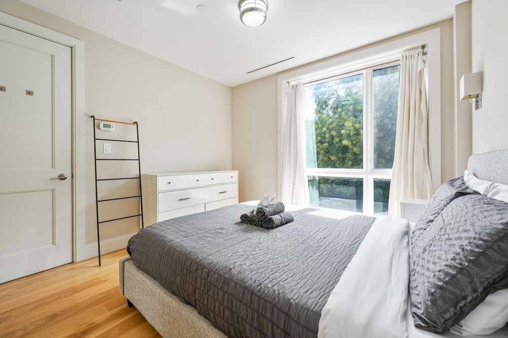 Withers by Rove Travel 1BR Williamsburg Apt
