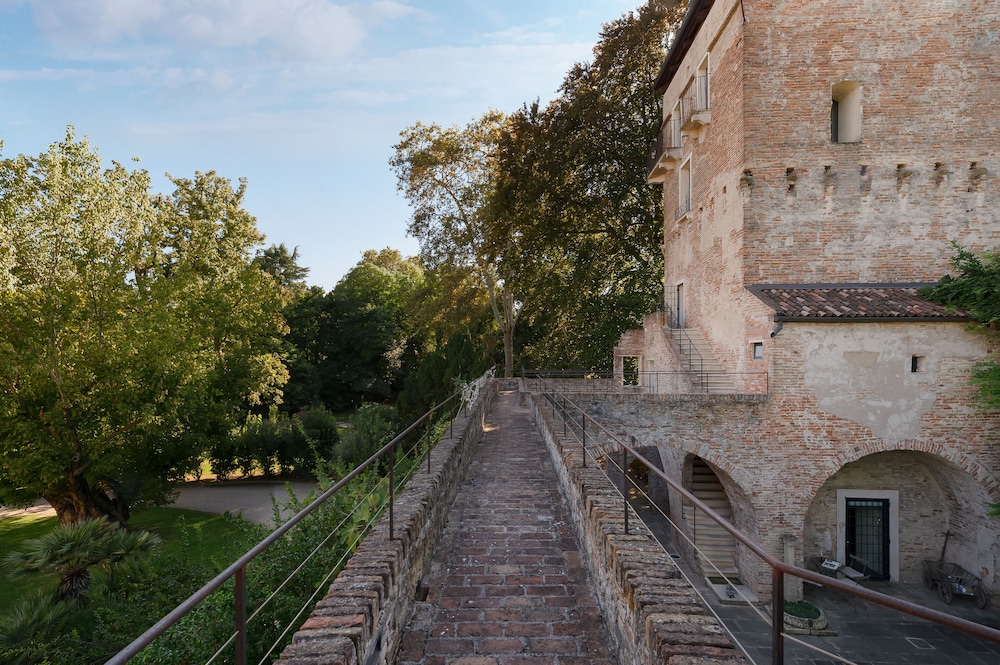 Massimago Wine Tower, photo 22