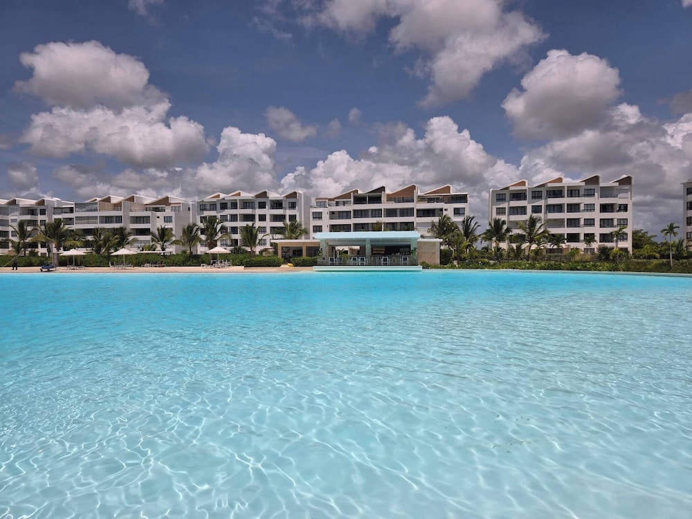Oasis Turquesa Punta Cana Crystal Lagoon