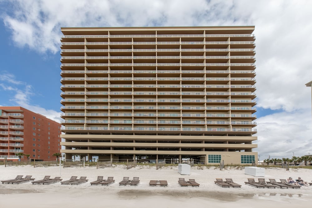 Hotel Crystal Shores West Condos by Hosteeva - Image 1