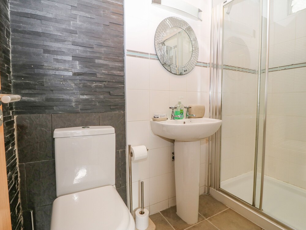 Y Castell Apartment 3 view 3