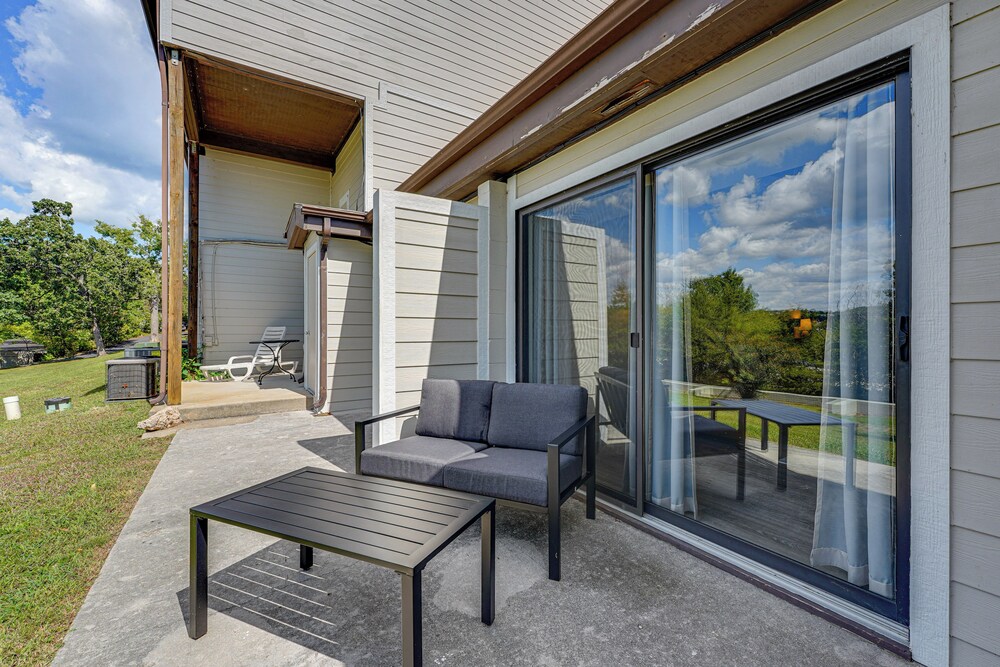 Table Rock Lake Access at Cozy Lakeside Escape view 4