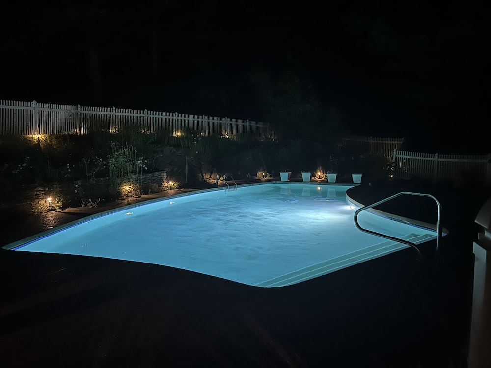 Brattleboro Vacations - The Brattleboro - Property Image 6