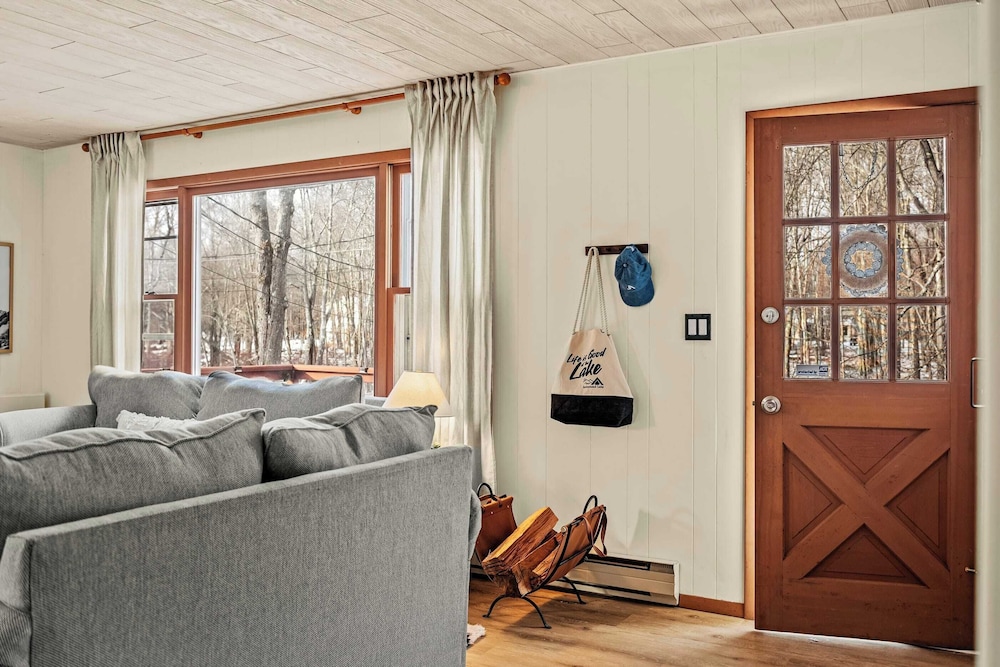 The Pines Cozy Arrowhead Lake Escape With Pools and Outdoor Adventures