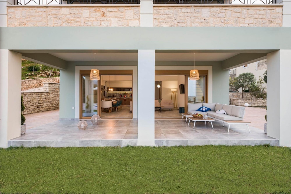 Erato Villa in Gavalochori