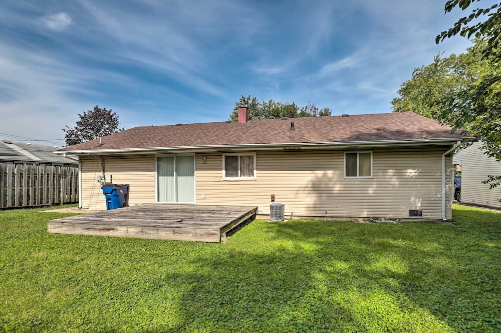 Glendale Heights Home With Office and Backyard! - Property Image 2