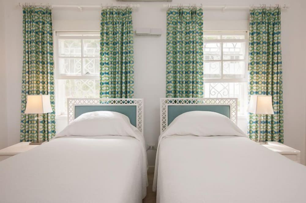 Wag Water Villa, Ocho Rios 3BR