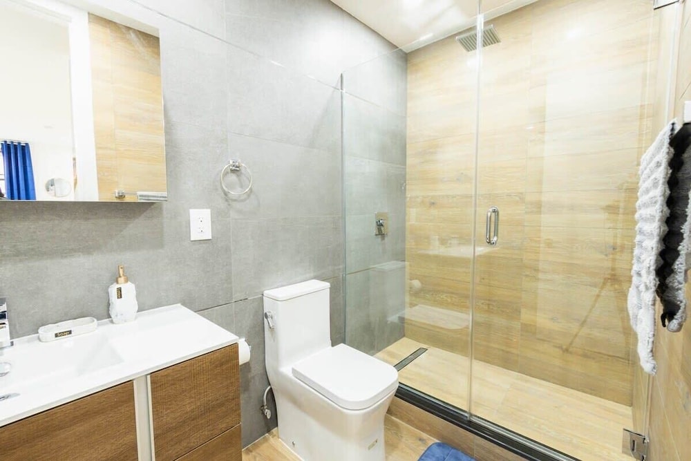 1597 New York Apt