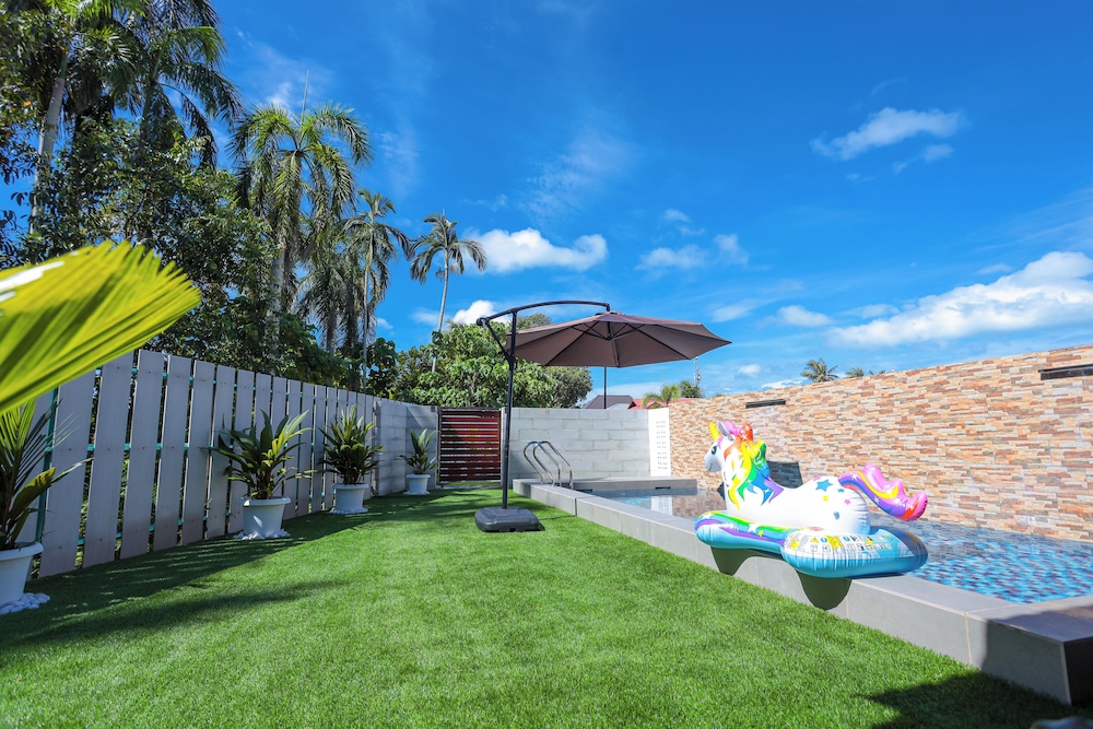 D' Village Cottage 2 – Private Pool Villas