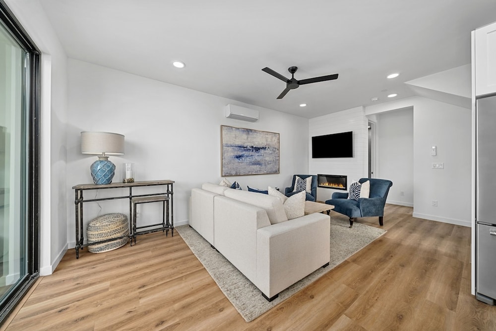 Rooftop Home With Ocean View Private Parking