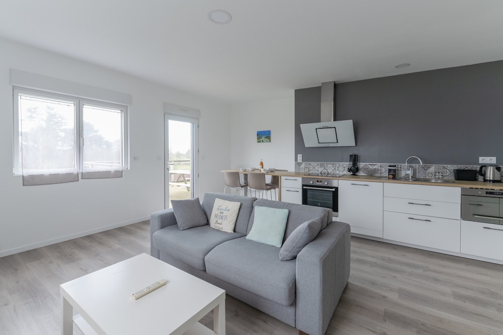 Apartment in Ploudalmezeau Near Treompan Beach