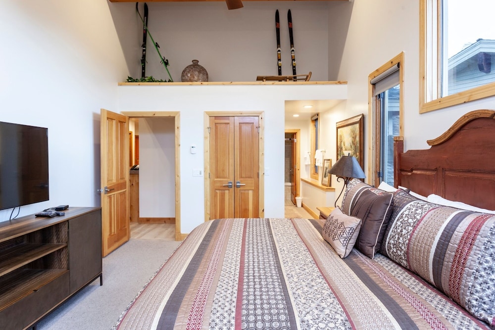 Trail's End Lodge at Deer Valley Resort - Four Bedroom Residence with Space #504 4 Condo