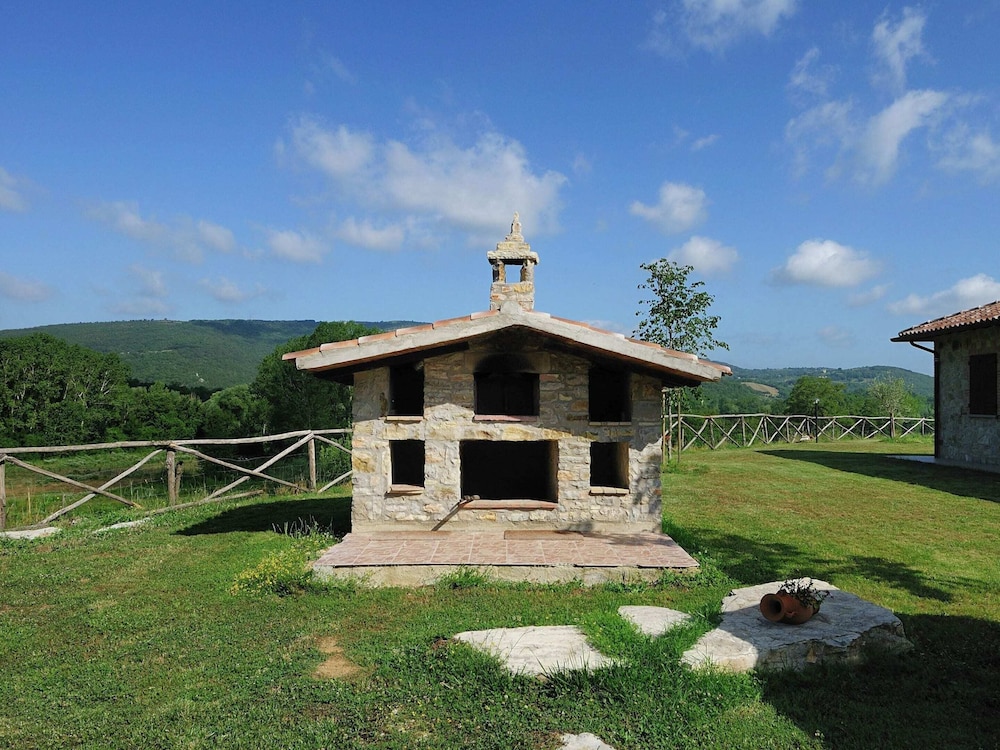 Farmhouse Near Lake Trasimeno With Pool photo 4