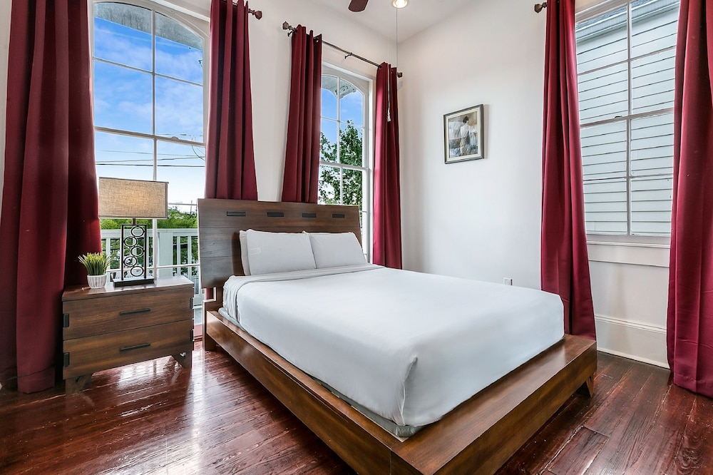 Terpsichore-Carondelet Residences view 3