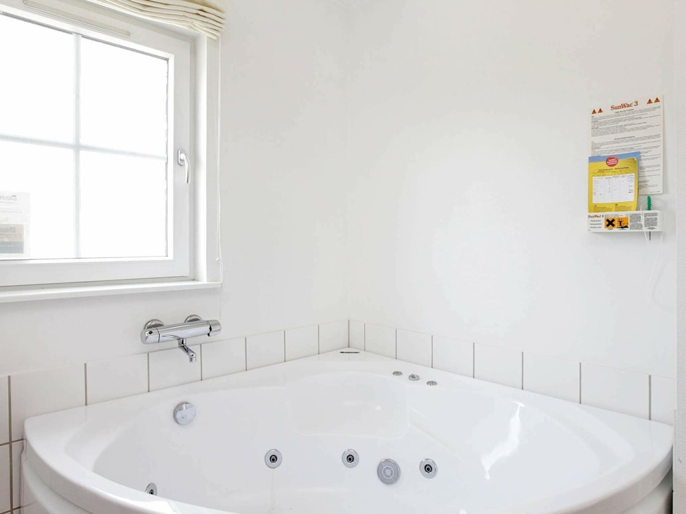 8 Person Holiday Home in Brenderup Fyn-by Traum view 4