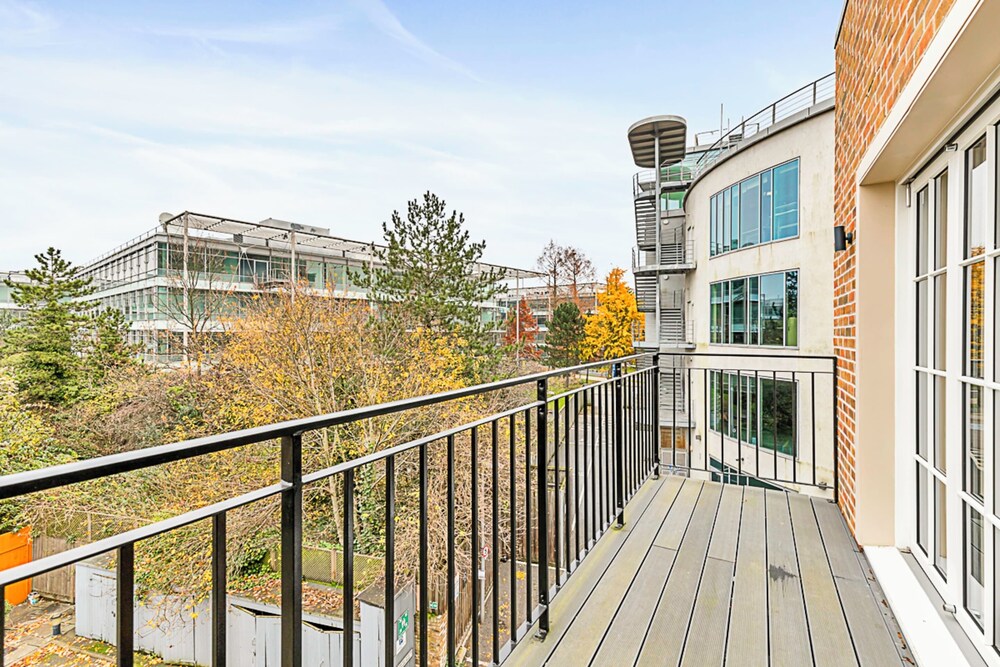 Chiswick Gem: 2 Bedroom Flat