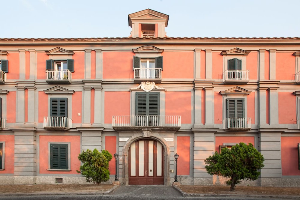 Palazzo Caracciolo
