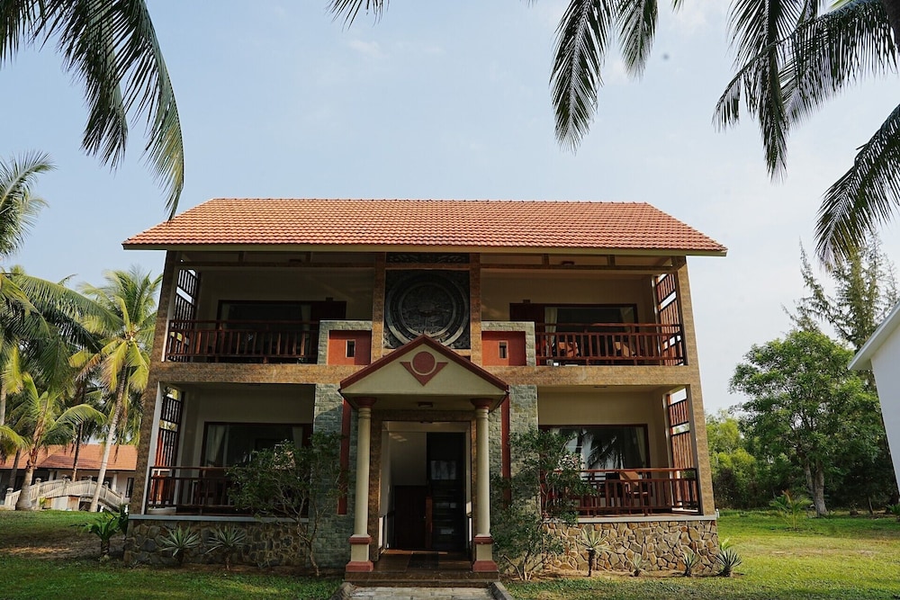Dat Lanh Resort