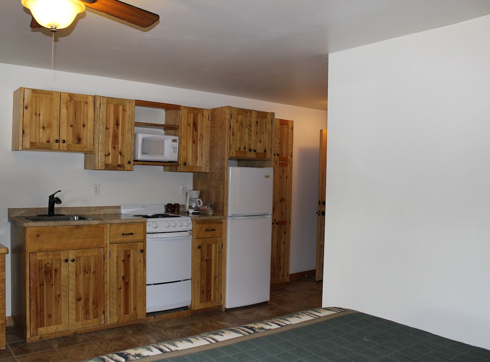 Wagon Wheel Restaurant Bar and Motel