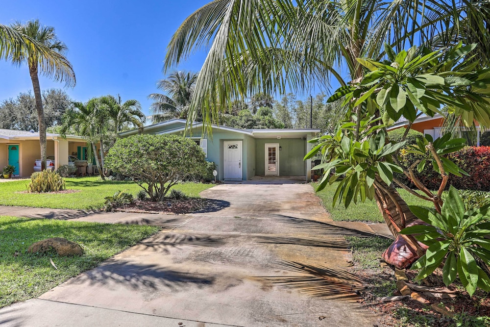 Vibrant Stuart Getaway w/ Private Hot Tub! view 3