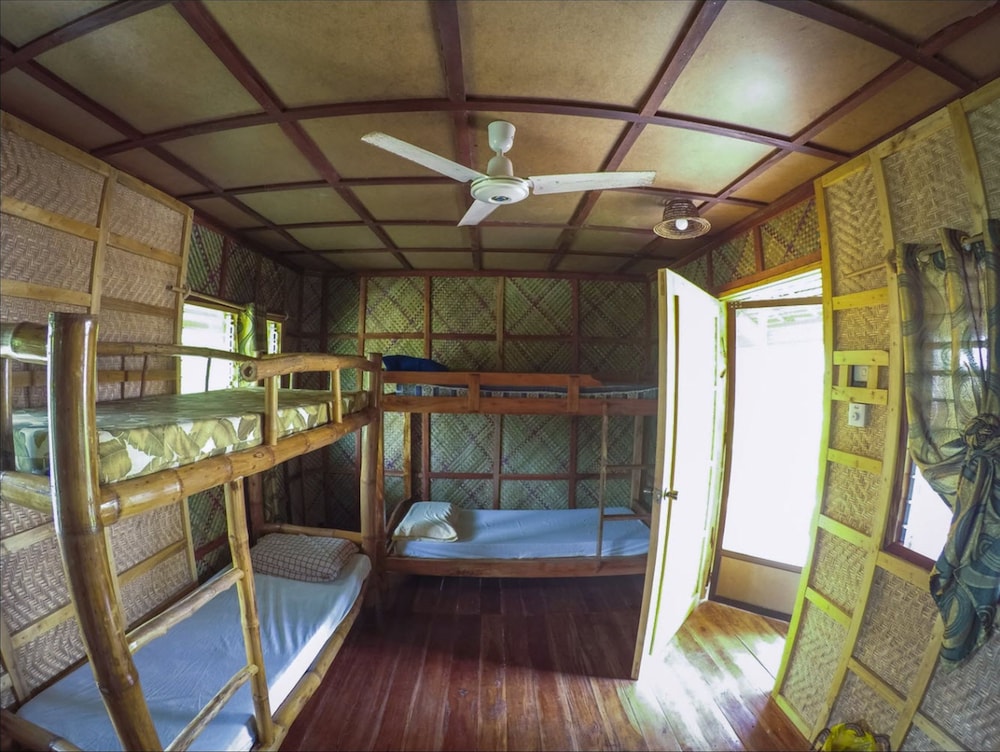 Chelle's Guest House and Backpackers - Hostel