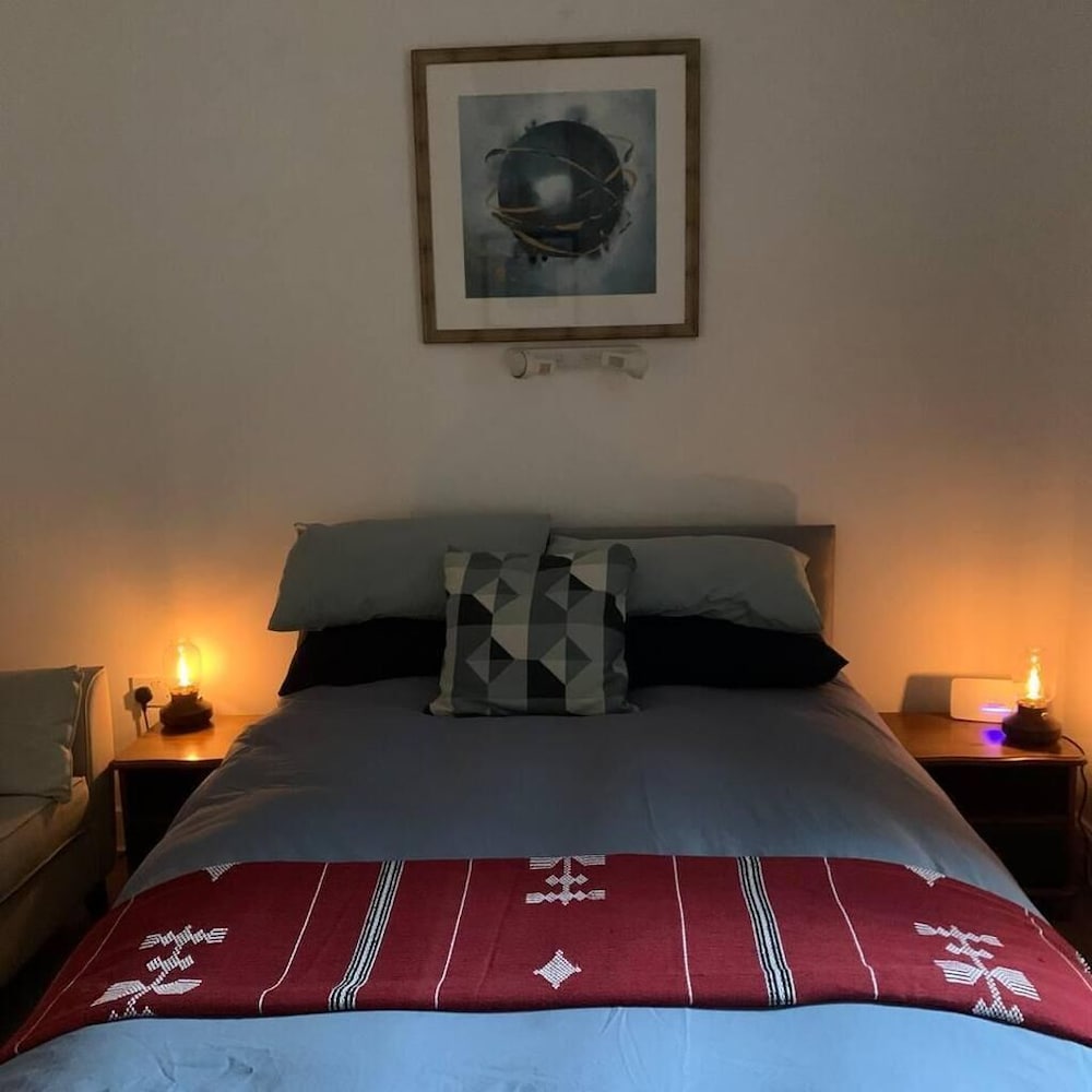 Cedarbank's - The Little Art House - dog Friendly view 4