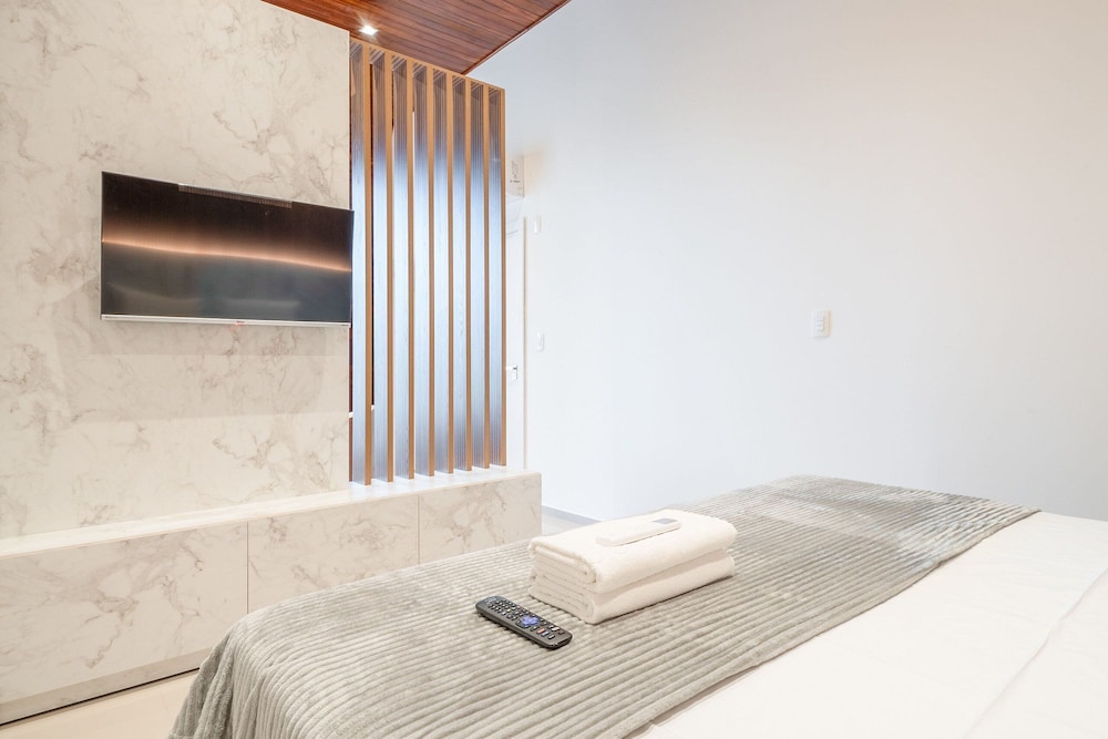 Full Studio 650m From Meia Praia Rgor0025