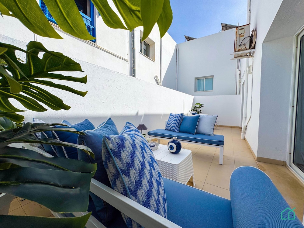 Coste Sidi Bou Said A2 Beautiful and Central