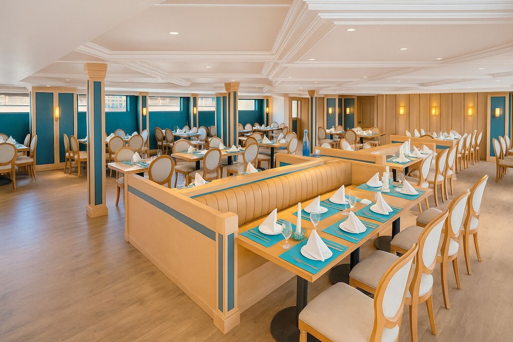 Nile Cruise Sunset Every Monday from Aswan 3 nights and every Thursday from Luxor 4 nights