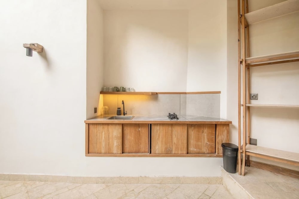 Elegant 1-br Villa With Pool, 800m to Echo Beach