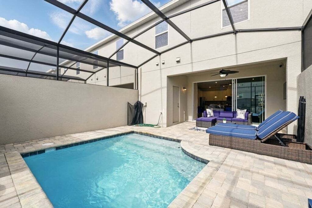 Beautiful Chic Radiance Home With Pool 5 Bedroom Townhouse